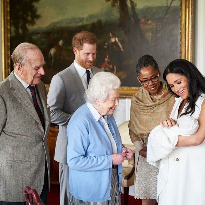 Hoàng thân Philip 'hoàn toàn thất vọng' khi Harry và Meghan 'trở mặt' với gia đình