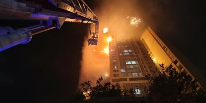 Tòa chung cư thương mại 33 tầng Hàn Quốc cháy lớn trong đêm: Phát hiện 15 người bị thương!