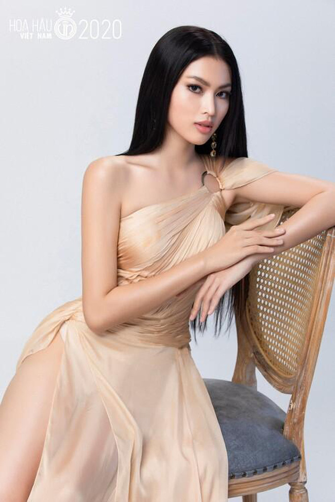 So ảnh trên mạng và chụp thực tế tại vòng sơ khảo của dàn thí sinh Hoa hậu Việt Nam 2020: Liệu có ai mất phong độ?