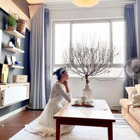Xây nhà bạc tỉ ở quê, căn hộ mới thuê của Hoa hậu H'Hen Niê ở Sài Gòn như thế nào?