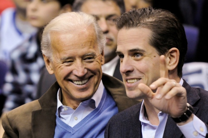 Điều chưa biết về hai người con trai trái ngược của ông Joe Biden