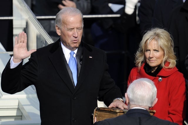 Ông Joe Biden: Hai bi kịch cuộc đời và những chuyến tàu của người cha hết mực yêu thương con