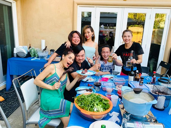 Thanh Thảo và bạn bè đến thăm nhà ca sĩ Minh Tuyết tại Mỹ