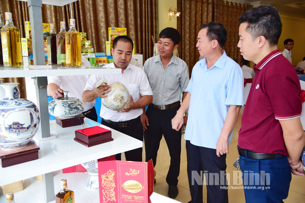 Phát triển các sản phẩm phục vụ du lịch từ gốm Bồ Bát (Ninh Bình)