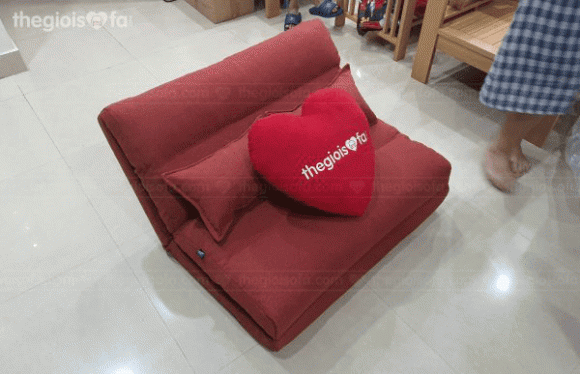 Phong thủy phòng khách cho người mệnh hỏa nên chọn sofa thế nào?