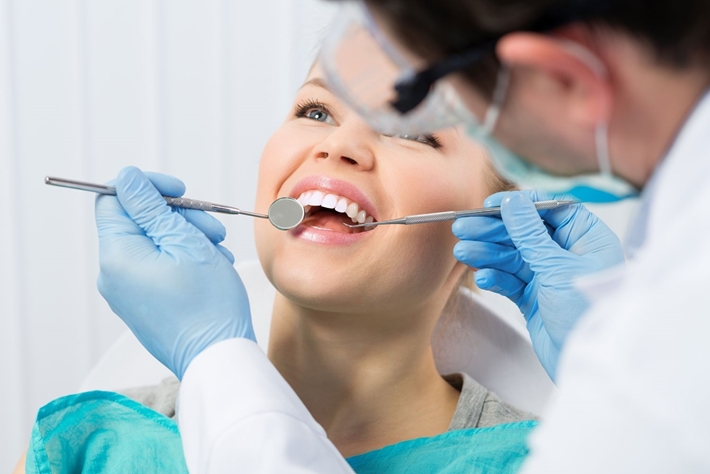 Liệu tẩy trắng răng có hại gì đến sức khỏe răng miệng không?