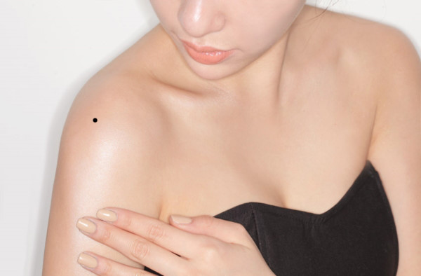 Xem bói nốt ruồi phú quý trên cơ thể phụ nữ
