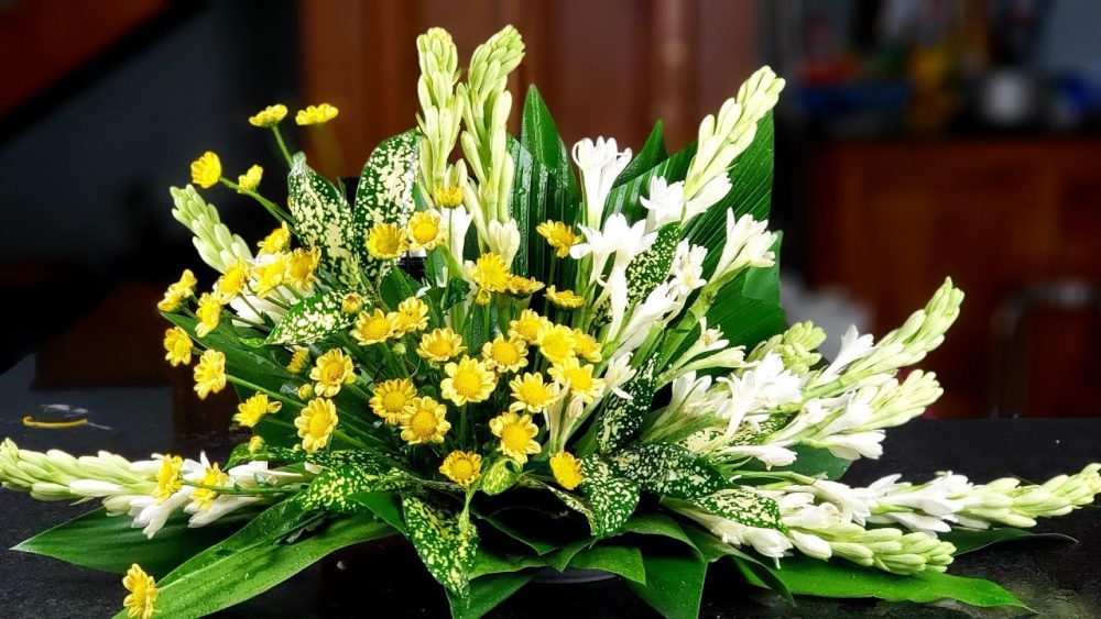 Cách cắm hoa bàn thờ vào các dịp quan trọng