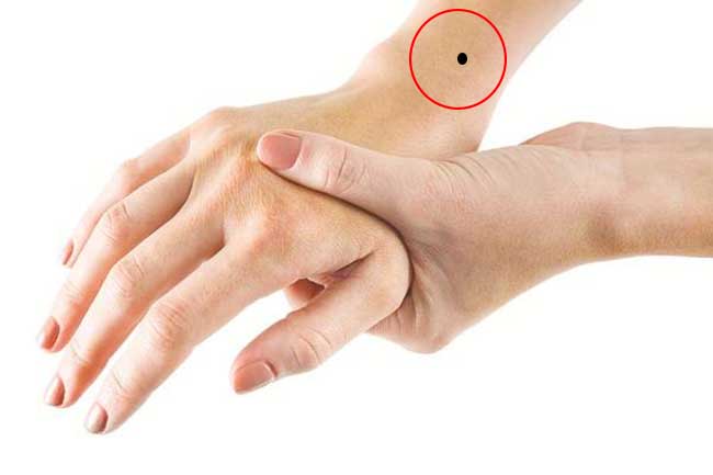 Nốt ruồi ở cổ tay có ý nghĩa gì? Tốt hay xấu?